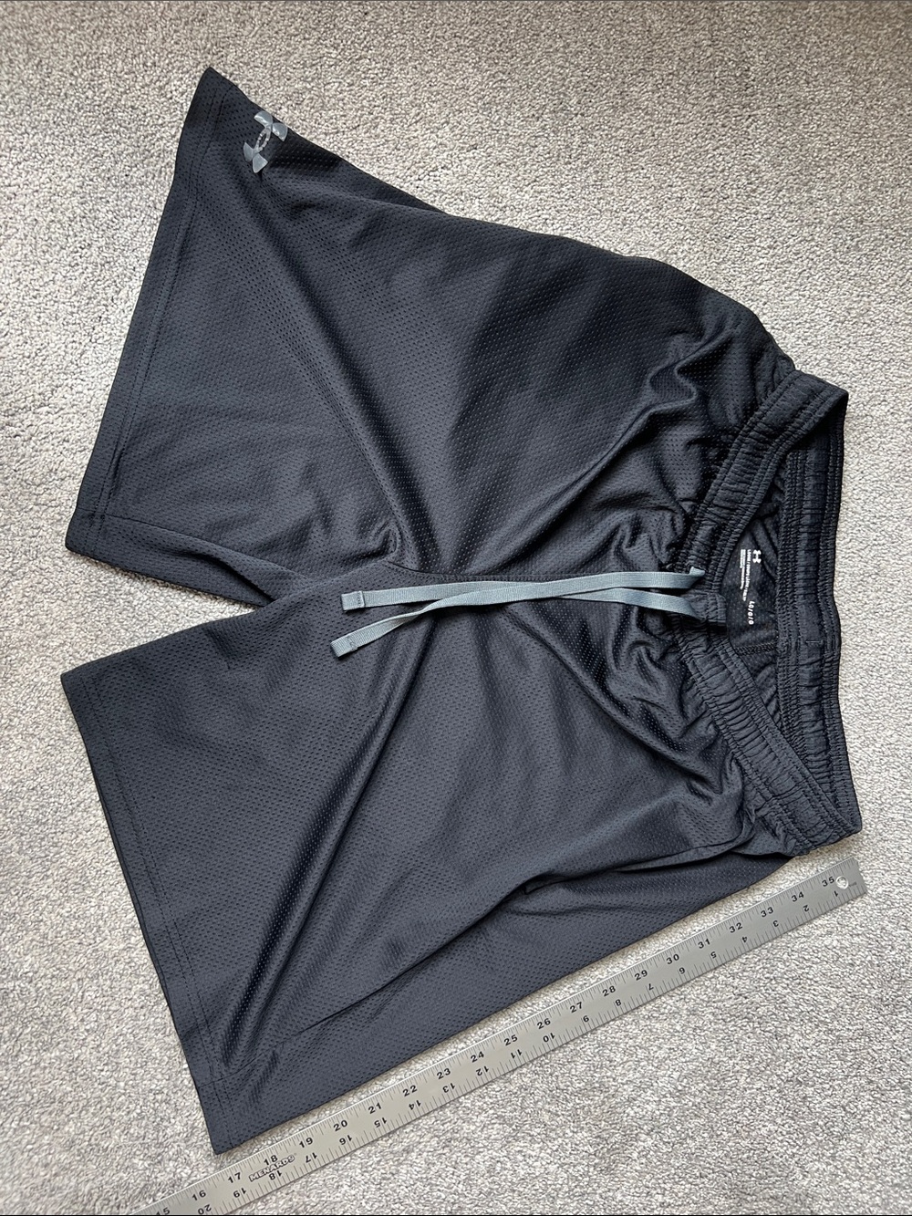 Under Armour loose fit large men’s 3 pair bundle. - Picture 4 of 8